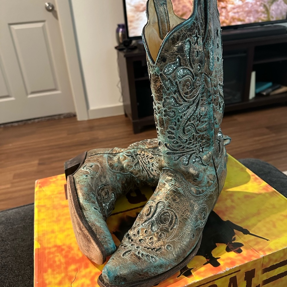 Coral women’s western boots size 10